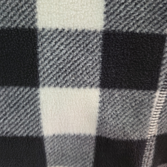 Lands' End Black and White Checkered Pullover - Picture 4 of 8